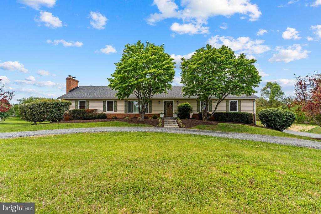 7933 COOKS CT, WARRENTON, Virginia 20186, 3 Bedrooms Bedrooms, ,2 BathroomsBathrooms,Residential,7933 COOKS CT,VAFQ2021946 MLS # VAFQ2021946