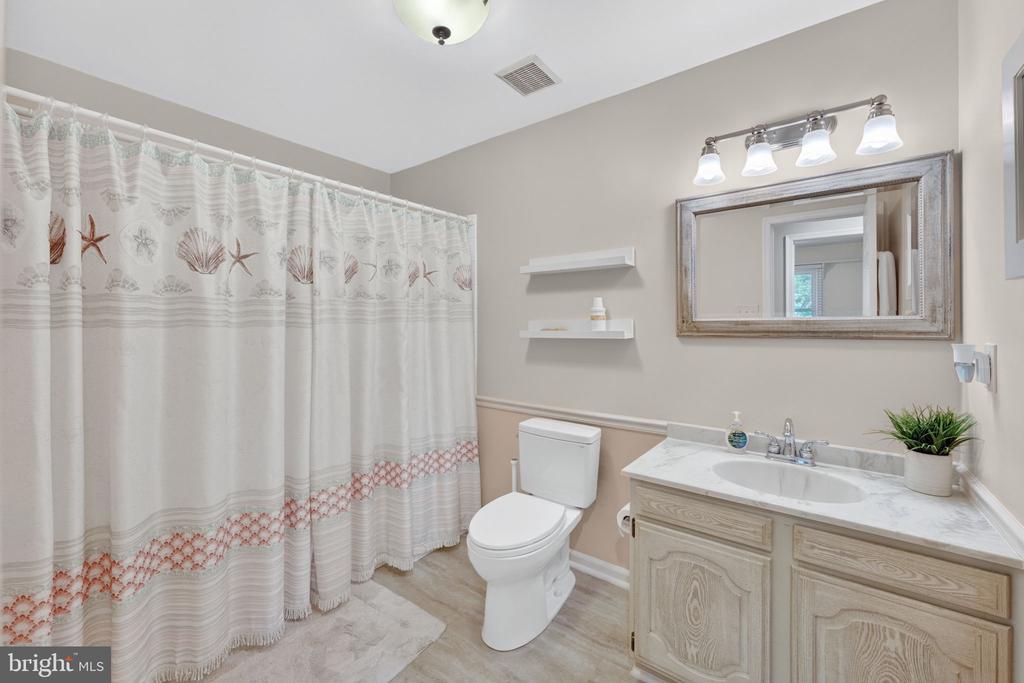 7933 COOKS CT, WARRENTON, Virginia 20186, 3 Bedrooms Bedrooms, ,2 BathroomsBathrooms,Residential,7933 COOKS CT,VAFQ2021946 MLS # VAFQ2021946