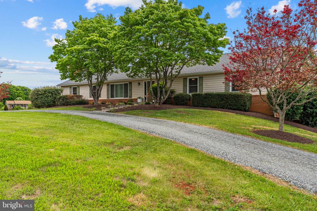 7933 COOKS CT, WARRENTON, Virginia 20186, 3 Bedrooms Bedrooms, ,2 BathroomsBathrooms,Residential,7933 COOKS CT,VAFQ2021946 MLS # VAFQ2021946