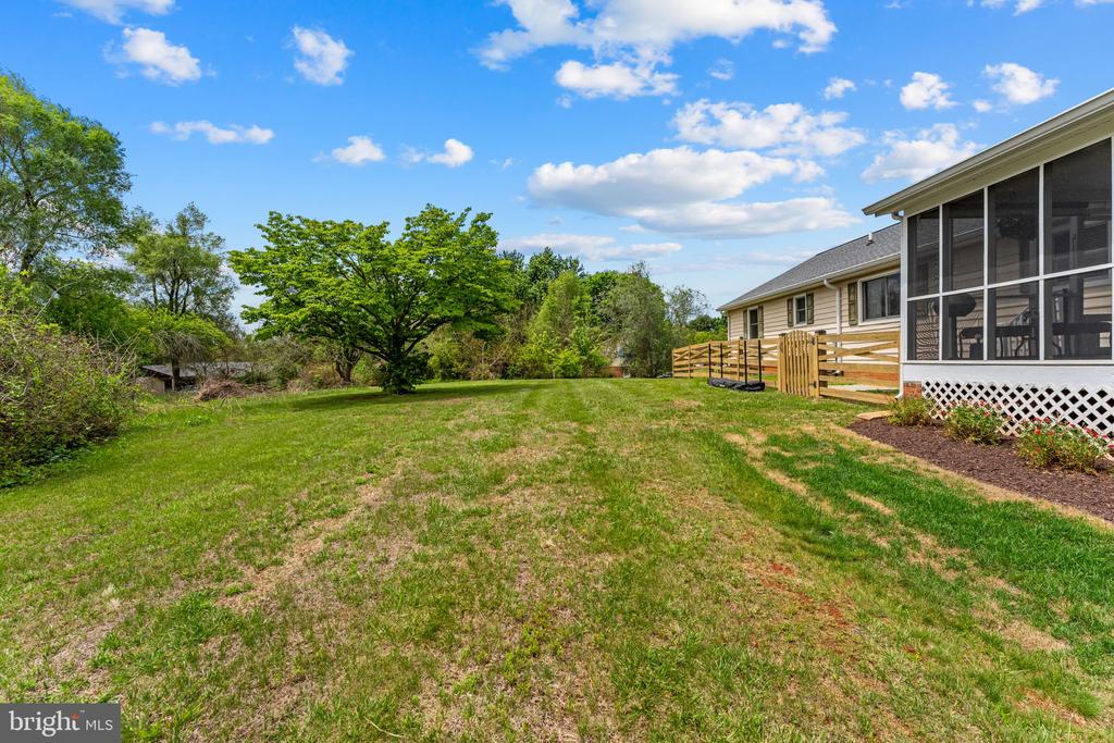 7933 COOKS CT, WARRENTON, Virginia 20186, 3 Bedrooms Bedrooms, ,2 BathroomsBathrooms,Residential,7933 COOKS CT,VAFQ2021946 MLS # VAFQ2021946