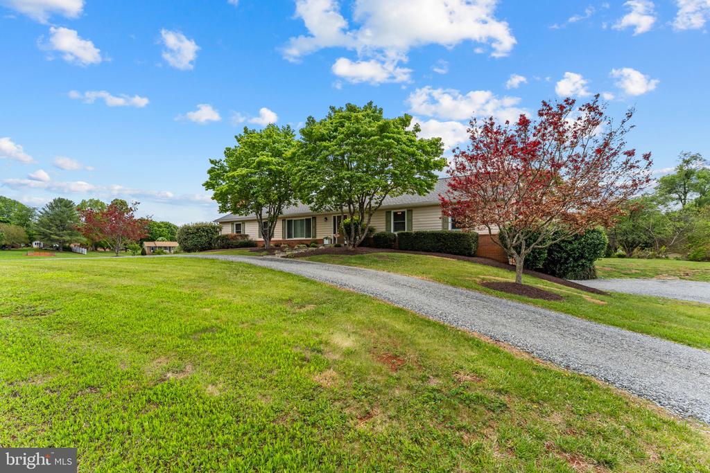 7933 COOKS CT, WARRENTON, Virginia 20186, 3 Bedrooms Bedrooms, ,2 BathroomsBathrooms,Residential,7933 COOKS CT,VAFQ2021946 MLS # VAFQ2021946