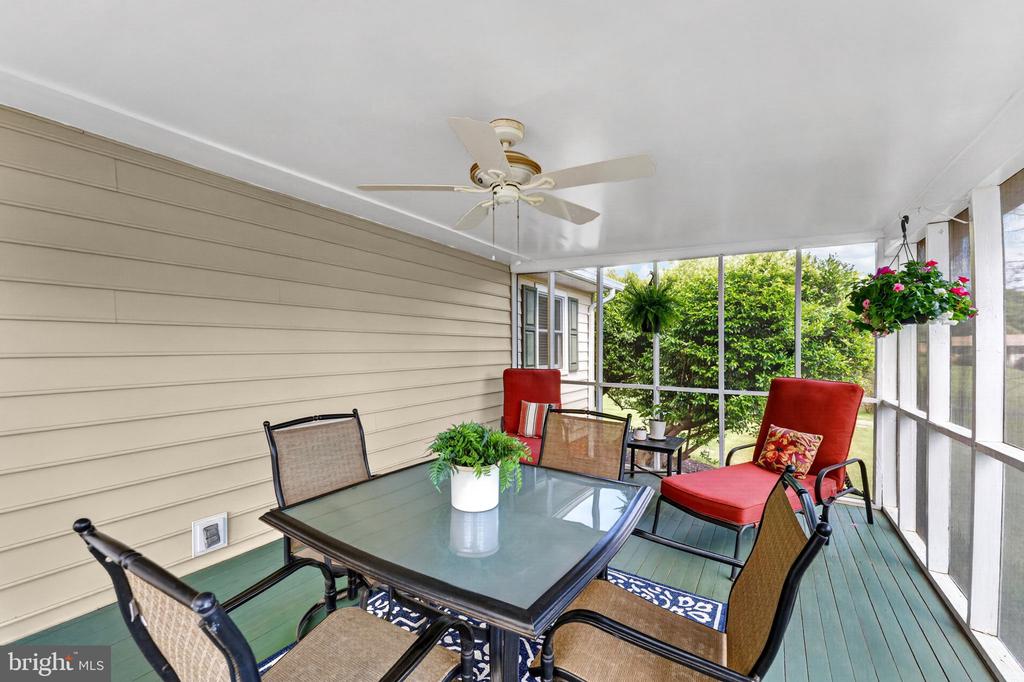 7933 COOKS CT, WARRENTON, Virginia 20186, 3 Bedrooms Bedrooms, ,2 BathroomsBathrooms,Residential,7933 COOKS CT,VAFQ2021946 MLS # VAFQ2021946
