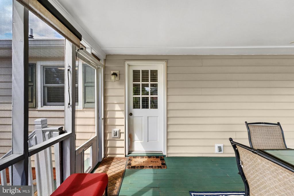 7933 COOKS CT, WARRENTON, Virginia 20186, 3 Bedrooms Bedrooms, ,2 BathroomsBathrooms,Residential,7933 COOKS CT,VAFQ2021946 MLS # VAFQ2021946