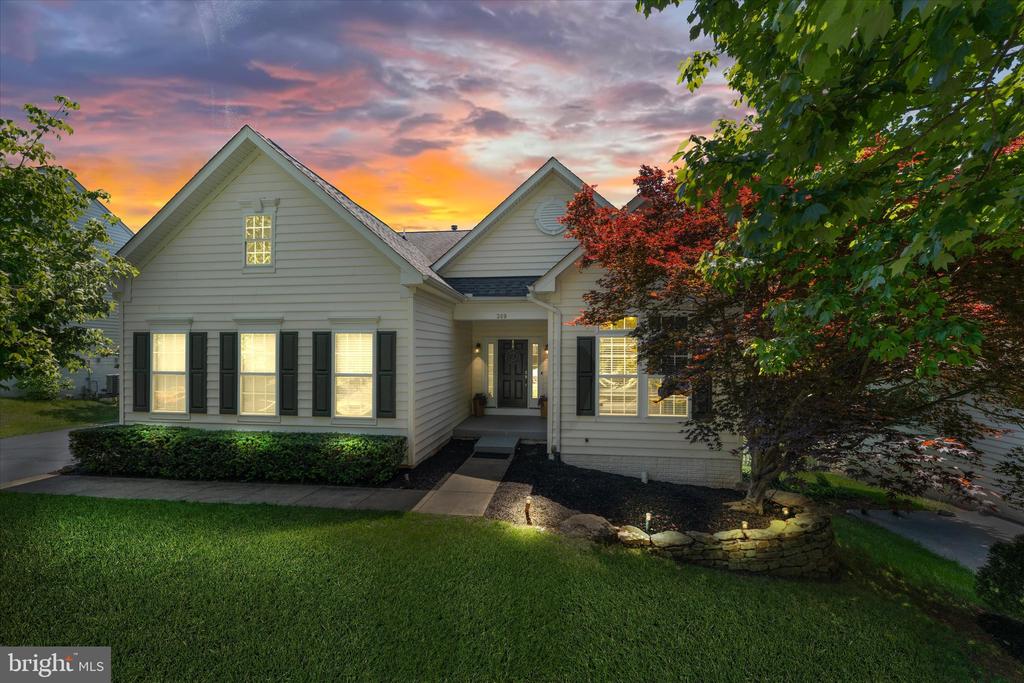 369 CANNON WAY, WARRENTON, Virginia 20186, 5 Bedrooms Bedrooms, ,4 BathroomsBathrooms,Residential,369 CANNON WAY,VAFQ2021886 MLS # VAFQ2021886