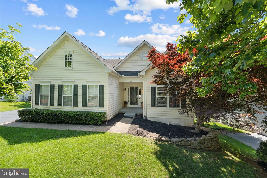 369 CANNON WAY, WARRENTON, Virginia 20186, 5 Bedrooms Bedrooms, ,4 BathroomsBathrooms,Residential,369 CANNON WAY,VAFQ2021886 MLS # VAFQ2021886
