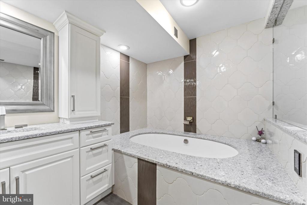369 CANNON WAY, WARRENTON, Virginia 20186, 5 Bedrooms Bedrooms, ,4 BathroomsBathrooms,Residential,369 CANNON WAY,VAFQ2021886 MLS # VAFQ2021886