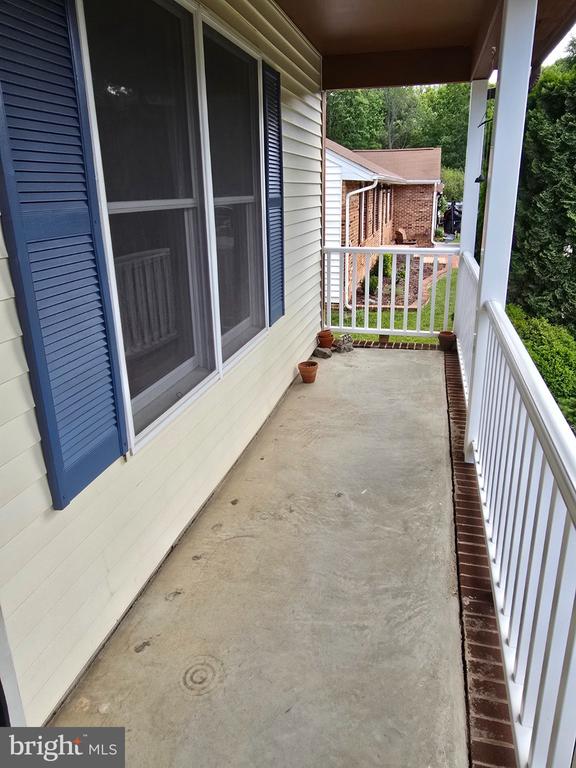5072 LAVELLE DR, FREDERICKSBURG, Virginia 22407, 5 Bedrooms Bedrooms, ,2 BathroomsBathrooms,Residential,5072 LAVELLE DR,VASP2041780 MLS # VASP2041780