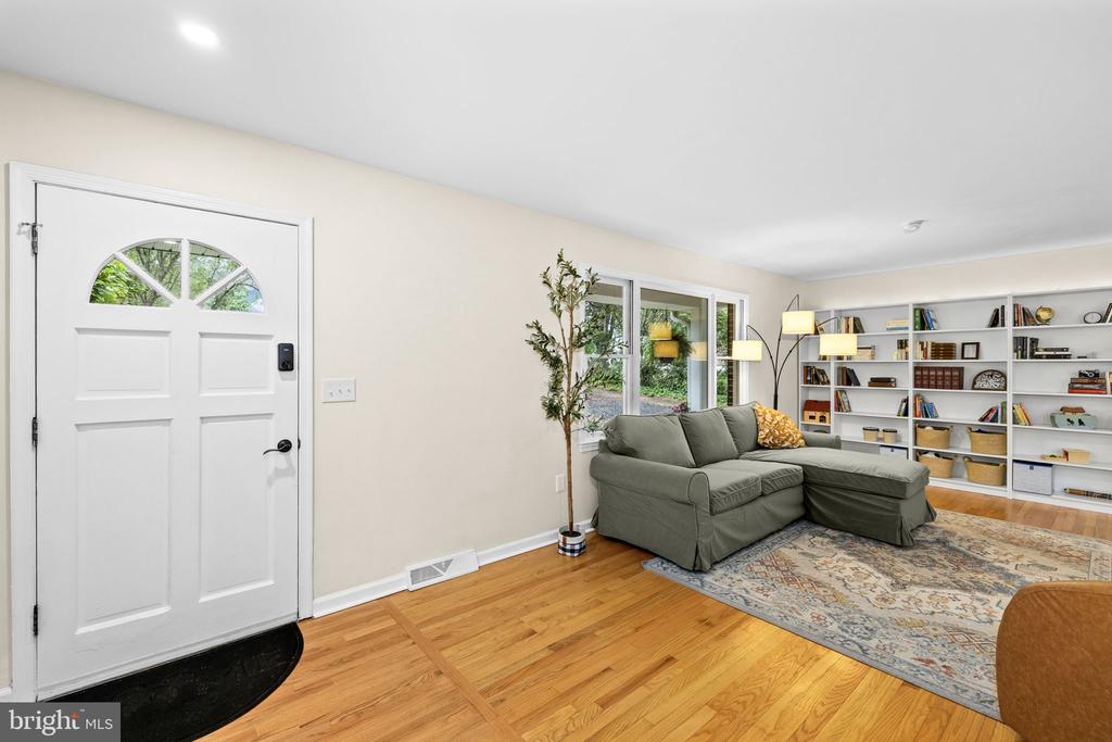 836 CHURCHILL DR, FREDERICKSBURG, Virginia 22407, 4 Bedrooms Bedrooms, ,2 BathroomsBathrooms,Residential,836 CHURCHILL DR,VASP2041664 MLS # VASP2041664