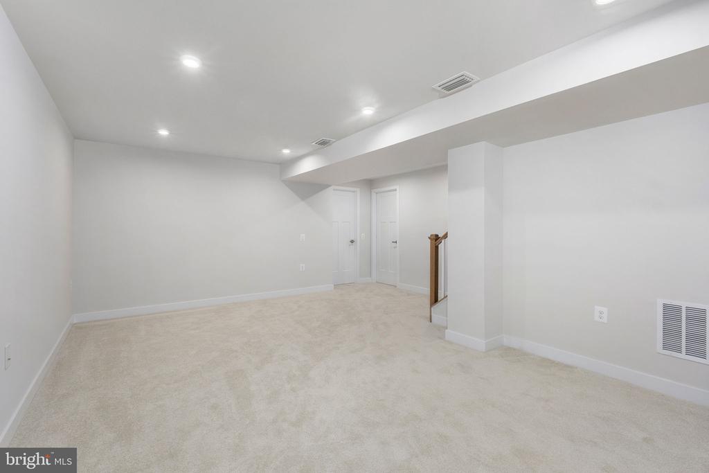 9112 CHAPWITH DR, FREDERICKSBURG, Virginia 22408, 4 Bedrooms Bedrooms, ,3 BathroomsBathrooms,Residential,9112 CHAPWITH DR,VASP2041802 MLS # VASP2041802