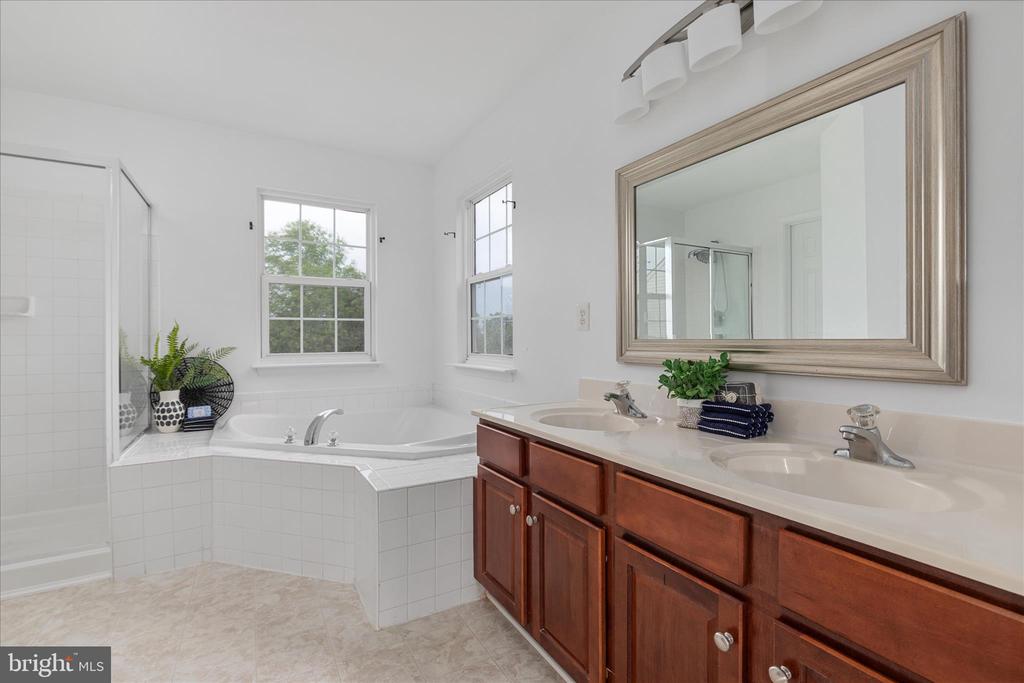 6118 OLIVERA AVE, BEALETON, Virginia 22712, 5 Bedrooms Bedrooms, ,3 BathroomsBathrooms,Residential,6118 OLIVERA AVE,VAFQ2021812 MLS # VAFQ2021812
