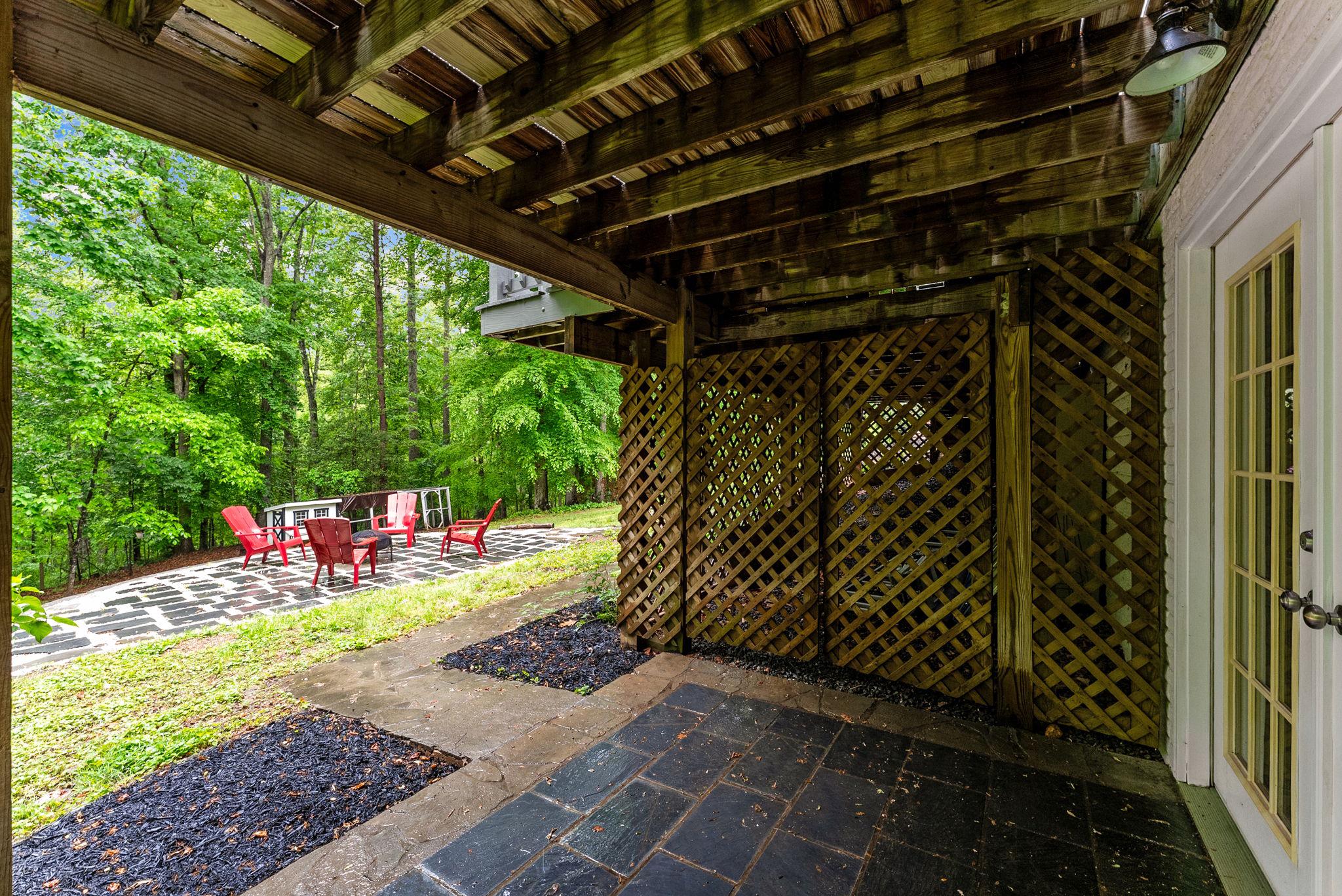 15160 QUAIL RIDGE DR, AMISSVILLE, Virginia 20106, 3 Bedrooms Bedrooms, ,2 BathroomsBathrooms,Residential,15160 QUAIL RIDGE DR,VACU2013600 MLS # VACU2013600