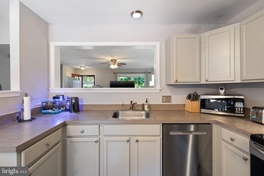 122 DORSET LN, WARRENTON, Virginia 20186, 3 Bedrooms Bedrooms, ,2 BathroomsBathrooms,Residential,122 DORSET LN,VAFQ2022042 MLS # VAFQ2022042