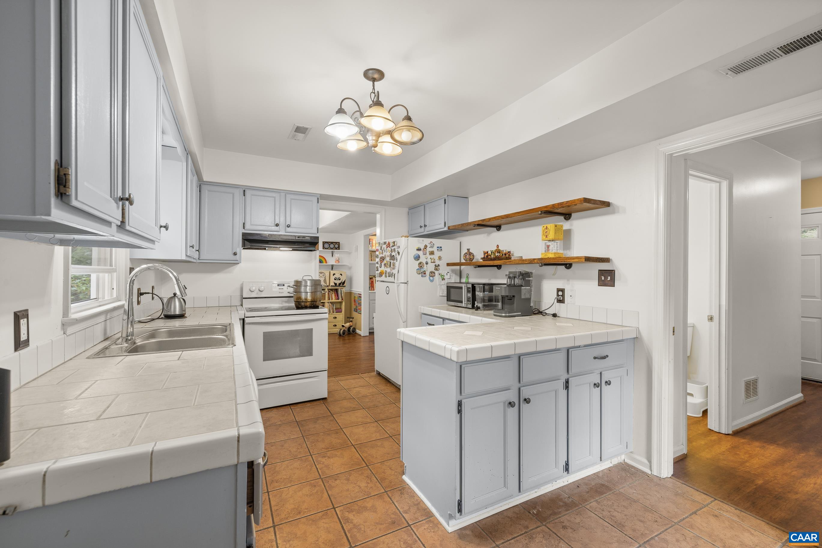 119 WESTWOOD CIR, CHARLOTTESVILLE, Virginia 22903, 3 Bedrooms Bedrooms, ,2 BathroomsBathrooms,Residential,119 WESTWOOD CIR,676883 MLS # 676883