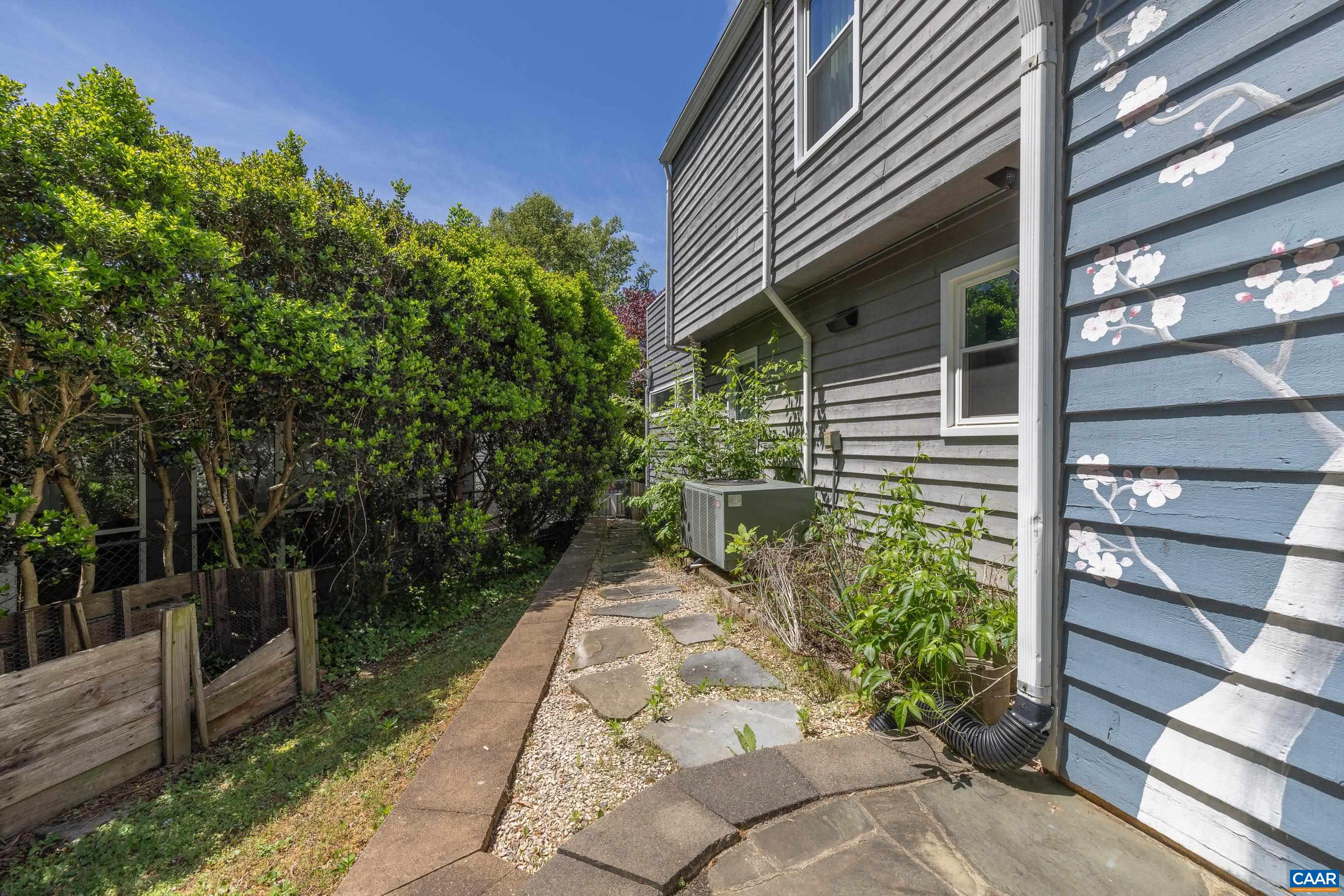 119 WESTWOOD CIR, CHARLOTTESVILLE, Virginia 22903, 3 Bedrooms Bedrooms, ,2 BathroomsBathrooms,Residential,119 WESTWOOD CIR,676883 MLS # 676883