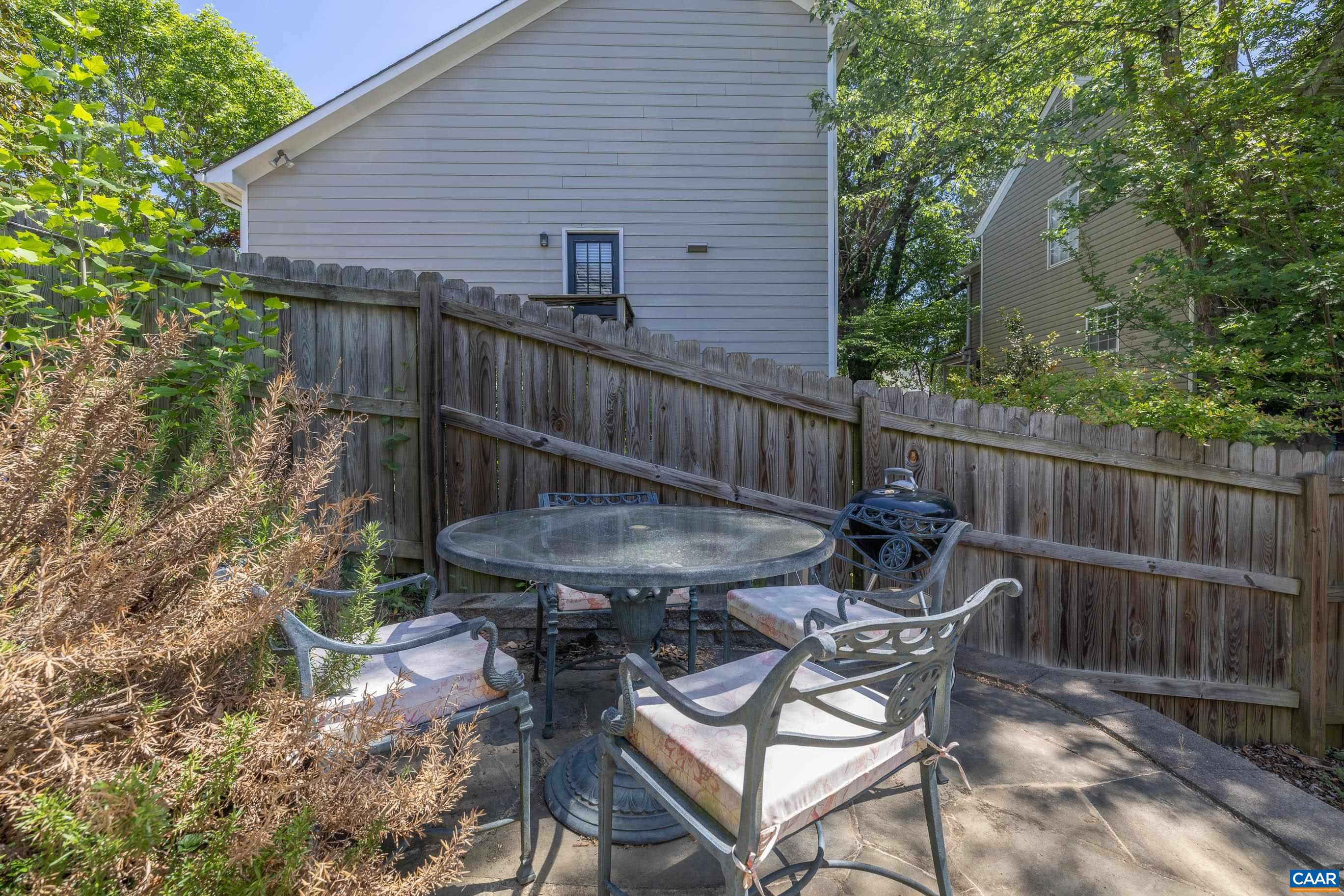 119 WESTWOOD CIR, CHARLOTTESVILLE, Virginia 22903, 3 Bedrooms Bedrooms, ,2 BathroomsBathrooms,Residential,119 WESTWOOD CIR,676883 MLS # 676883