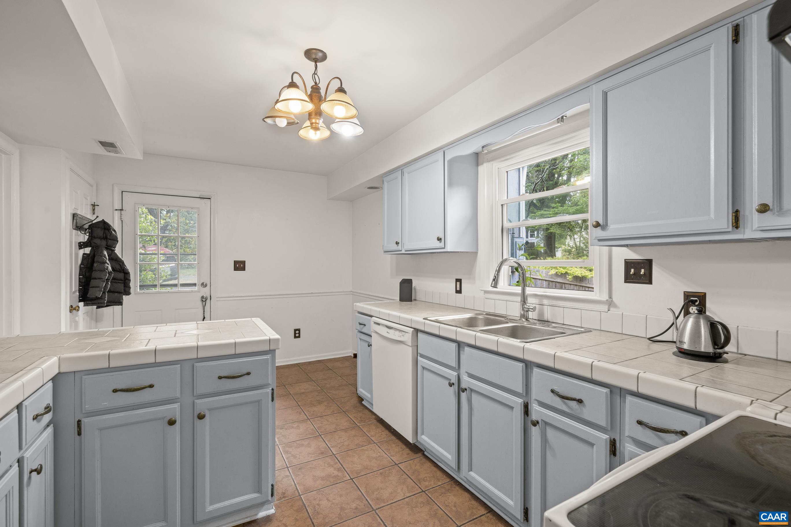 119 WESTWOOD CIR, CHARLOTTESVILLE, Virginia 22903, 3 Bedrooms Bedrooms, ,2 BathroomsBathrooms,Residential,119 WESTWOOD CIR,676883 MLS # 676883