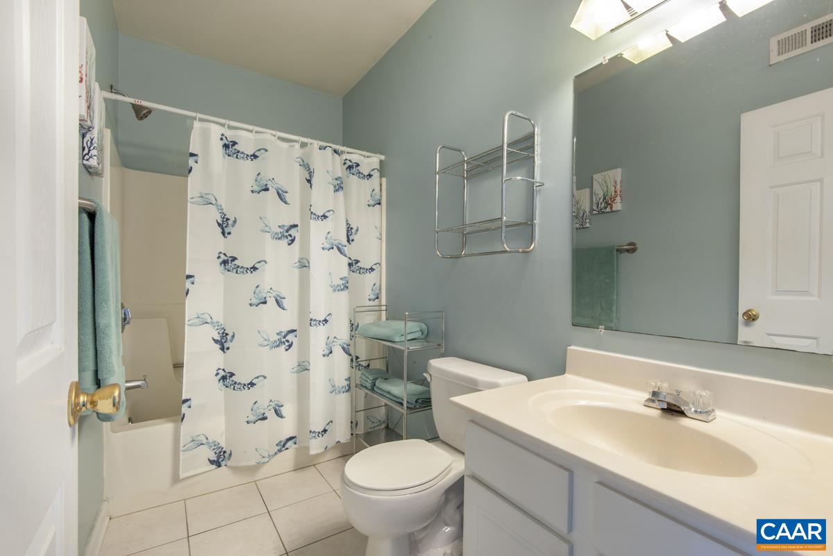 1612 MONTICELLO AVE, CHARLOTTESVILLE, Virginia 22902, ,1 BathroomBathrooms,Residential,Belmont with great views!,1612 MONTICELLO AVE,677011 MLS # 677011