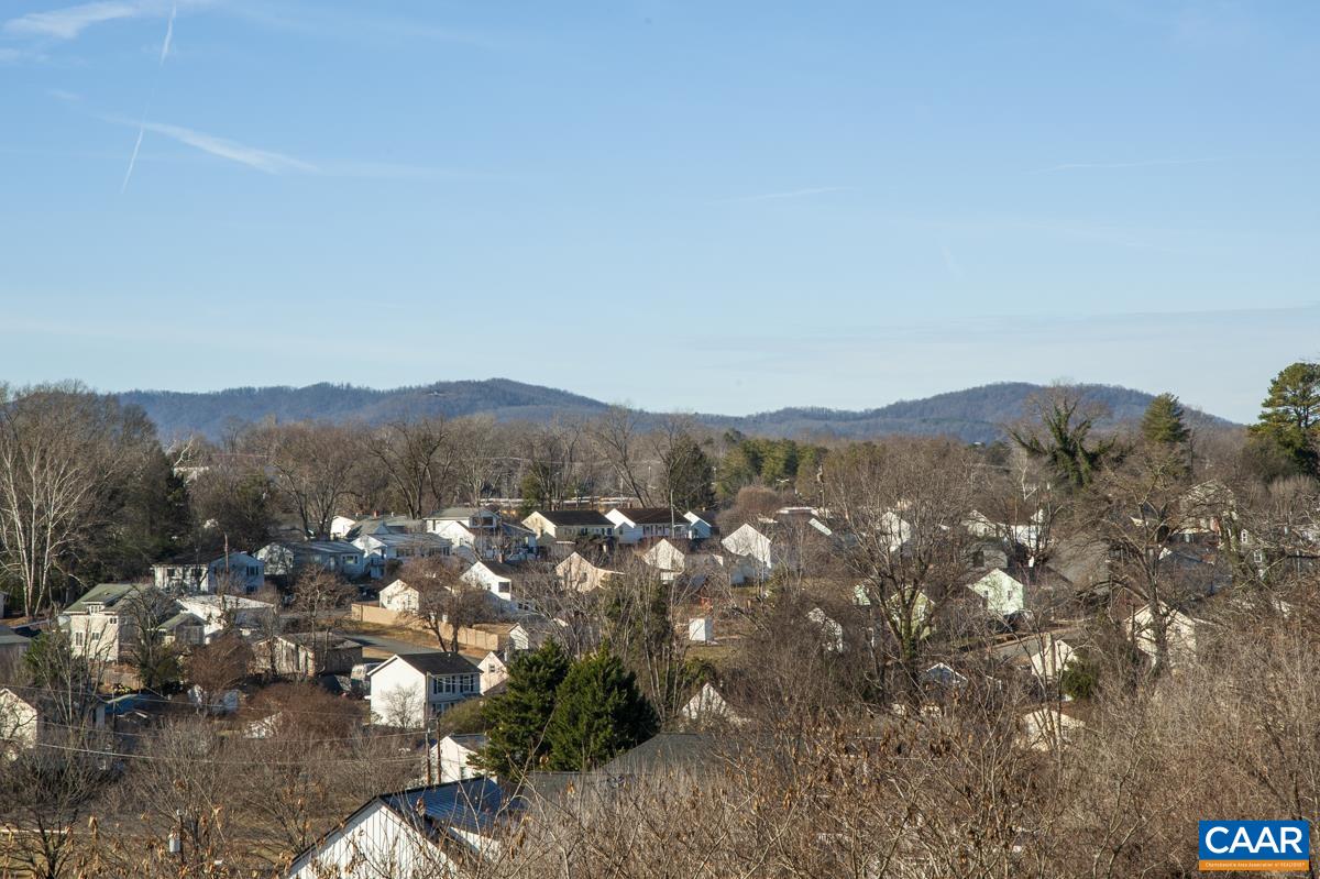 1612 MONTICELLO AVE, CHARLOTTESVILLE, Virginia 22902, ,1 BathroomBathrooms,Residential,Belmont with great views!,1612 MONTICELLO AVE,677011 MLS # 677011