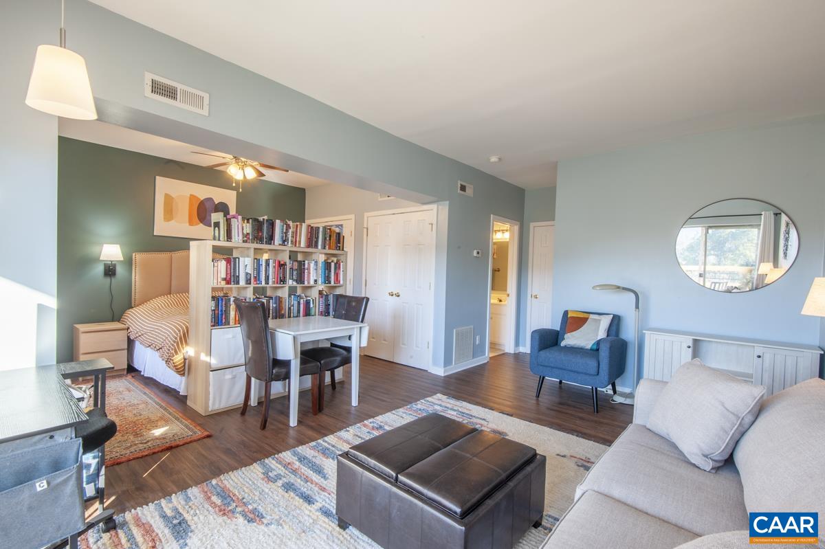 1612 MONTICELLO AVE, CHARLOTTESVILLE, Virginia 22902, ,1 BathroomBathrooms,Residential,Belmont with great views!,1612 MONTICELLO AVE,677011 MLS # 677011