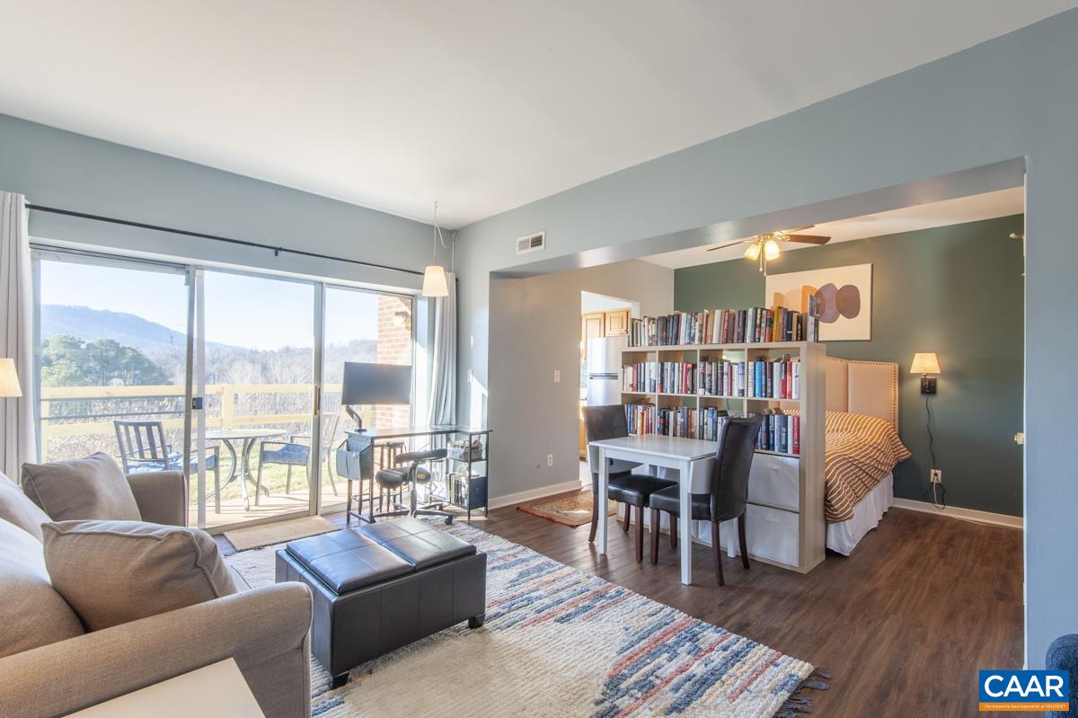 1612 MONTICELLO AVE, CHARLOTTESVILLE, Virginia 22902, ,1 BathroomBathrooms,Residential,Belmont with great views!,1612 MONTICELLO AVE,677011 MLS # 677011