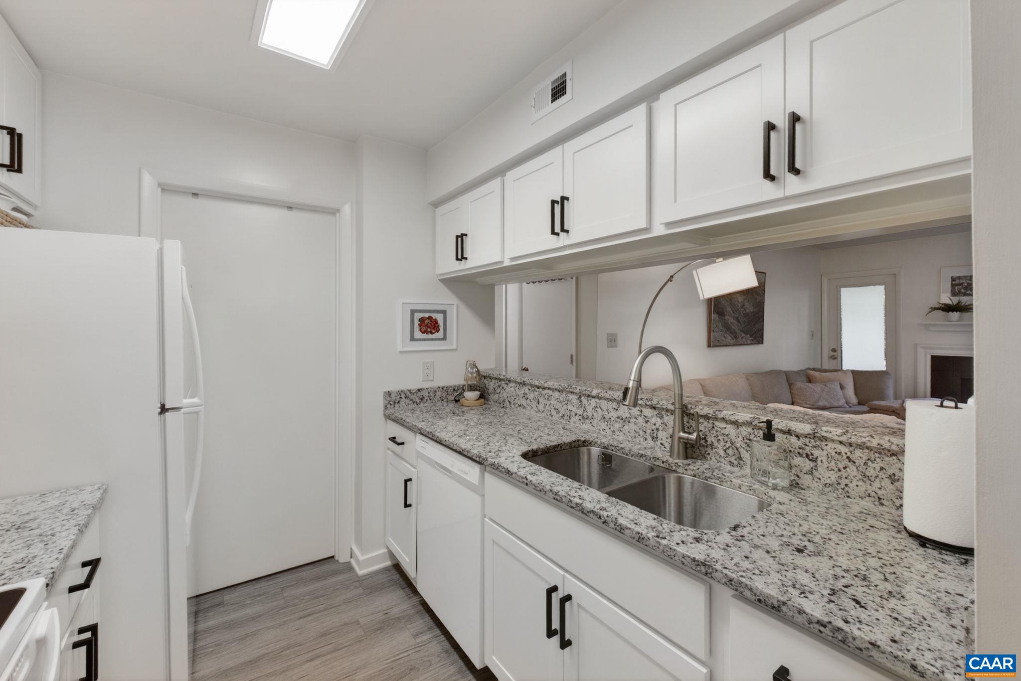 324 SOUTH PANTOPS DR, CHARLOTTESVILLE, Virginia 22911, 2 Bedrooms Bedrooms, ,2 BathroomsBathrooms,Residential,First Floor,324 SOUTH PANTOPS DR,677186 MLS # 677186