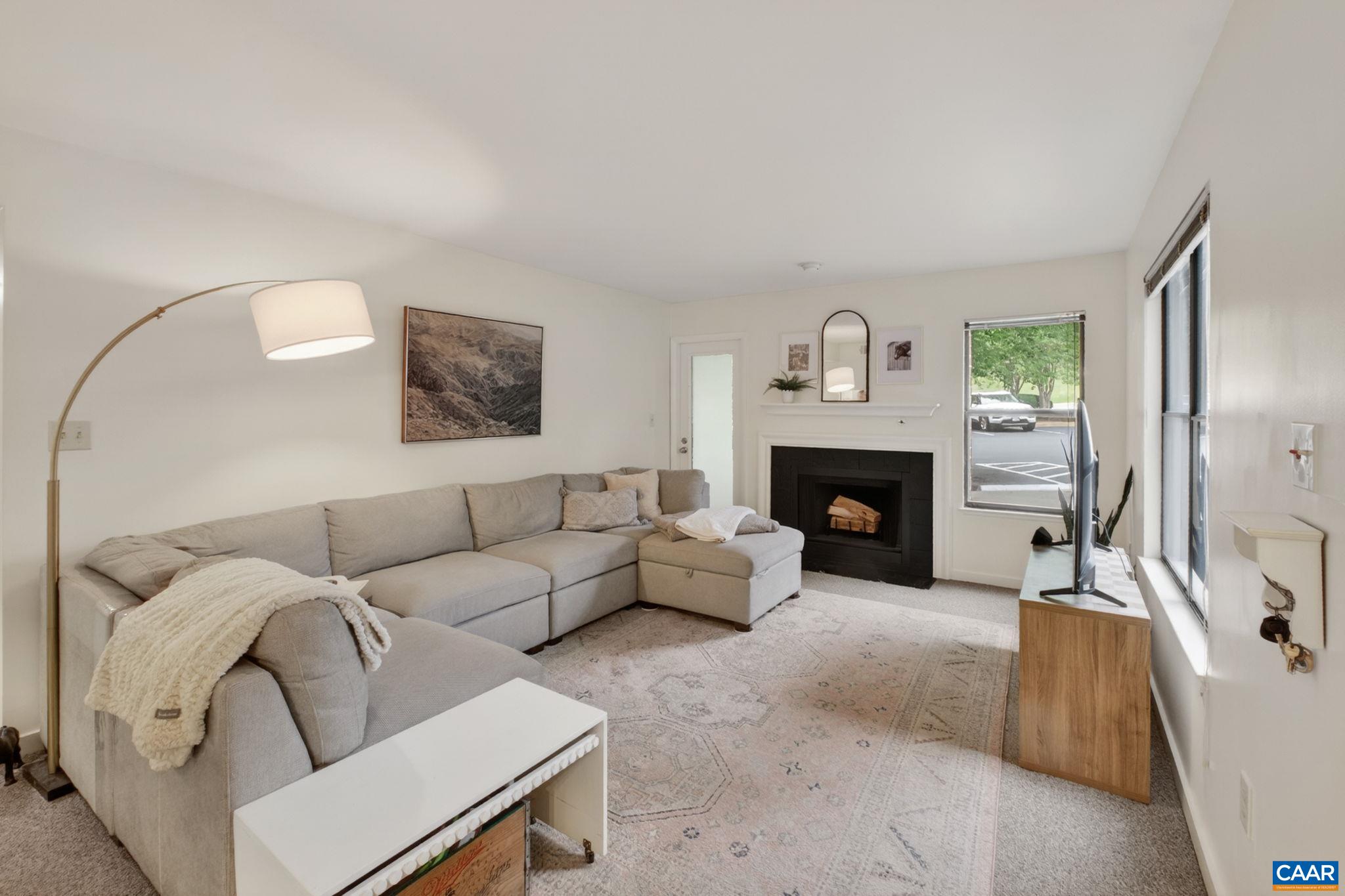 324 SOUTH PANTOPS DR, CHARLOTTESVILLE, Virginia 22911, 2 Bedrooms Bedrooms, ,2 BathroomsBathrooms,Residential,First Floor,324 SOUTH PANTOPS DR,677186 MLS # 677186