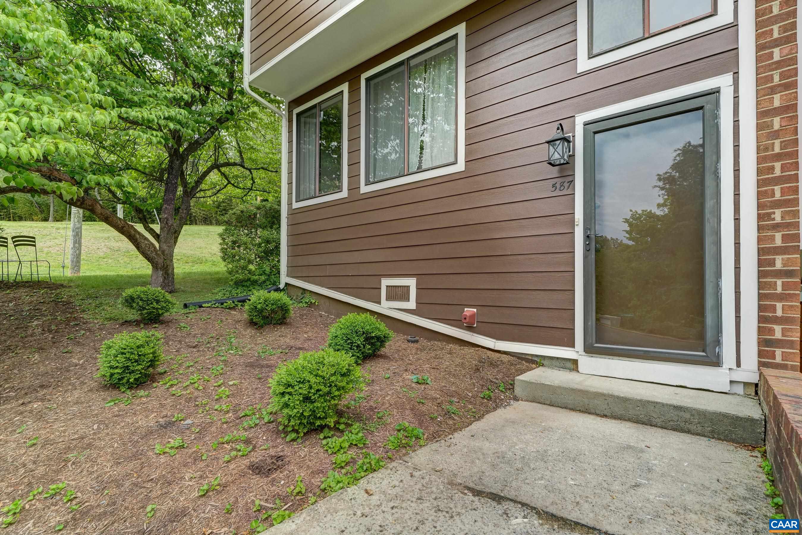 587 SOUTHAMPTON CT, CHARLOTTESVILLE, Virginia 22901, 3 Bedrooms Bedrooms, ,2 BathroomsBathrooms,Residential,587 SOUTHAMPTON CT,677201 MLS # 677201
