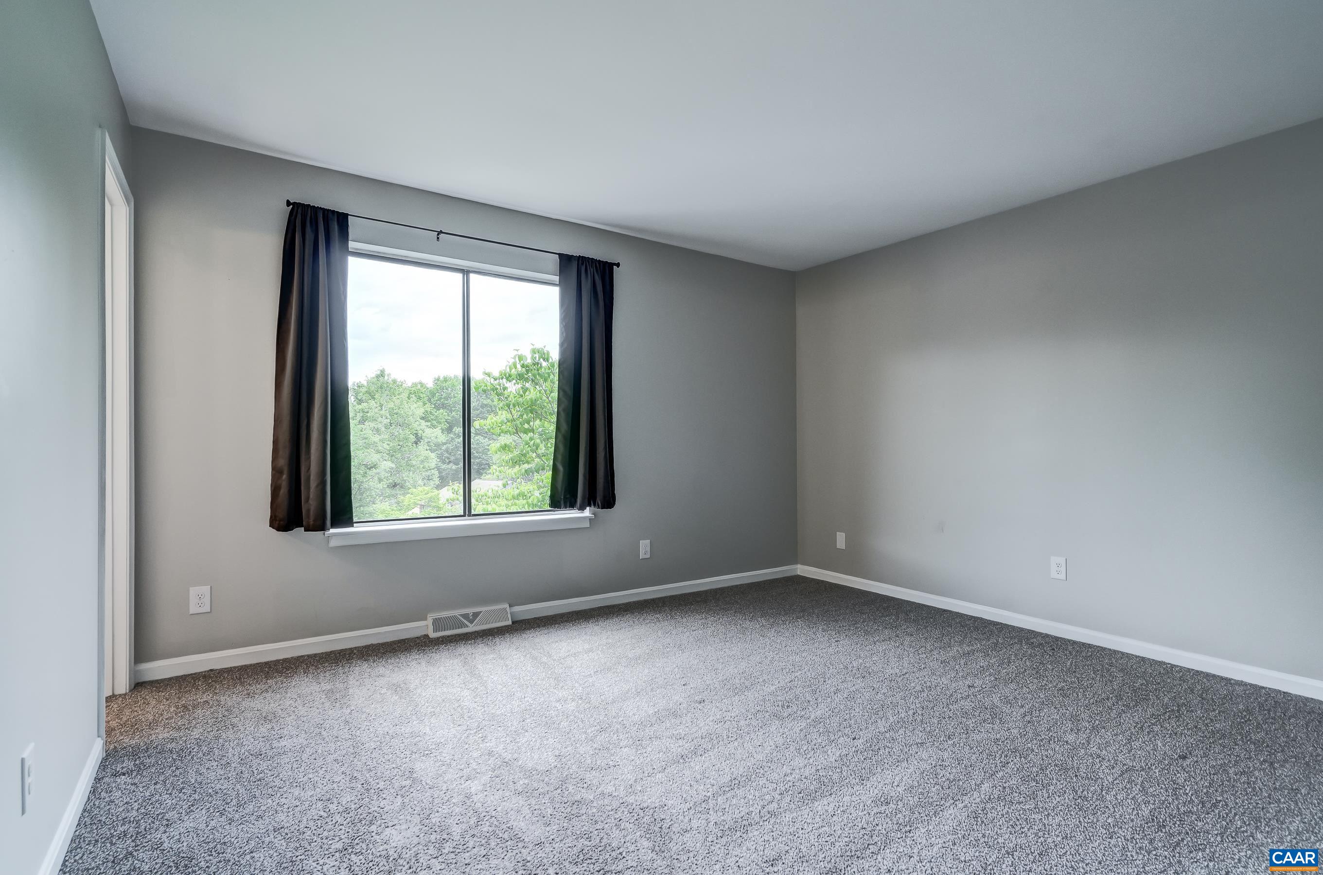 587 SOUTHAMPTON CT, CHARLOTTESVILLE, Virginia 22901, 3 Bedrooms Bedrooms, ,2 BathroomsBathrooms,Residential,587 SOUTHAMPTON CT,677201 MLS # 677201