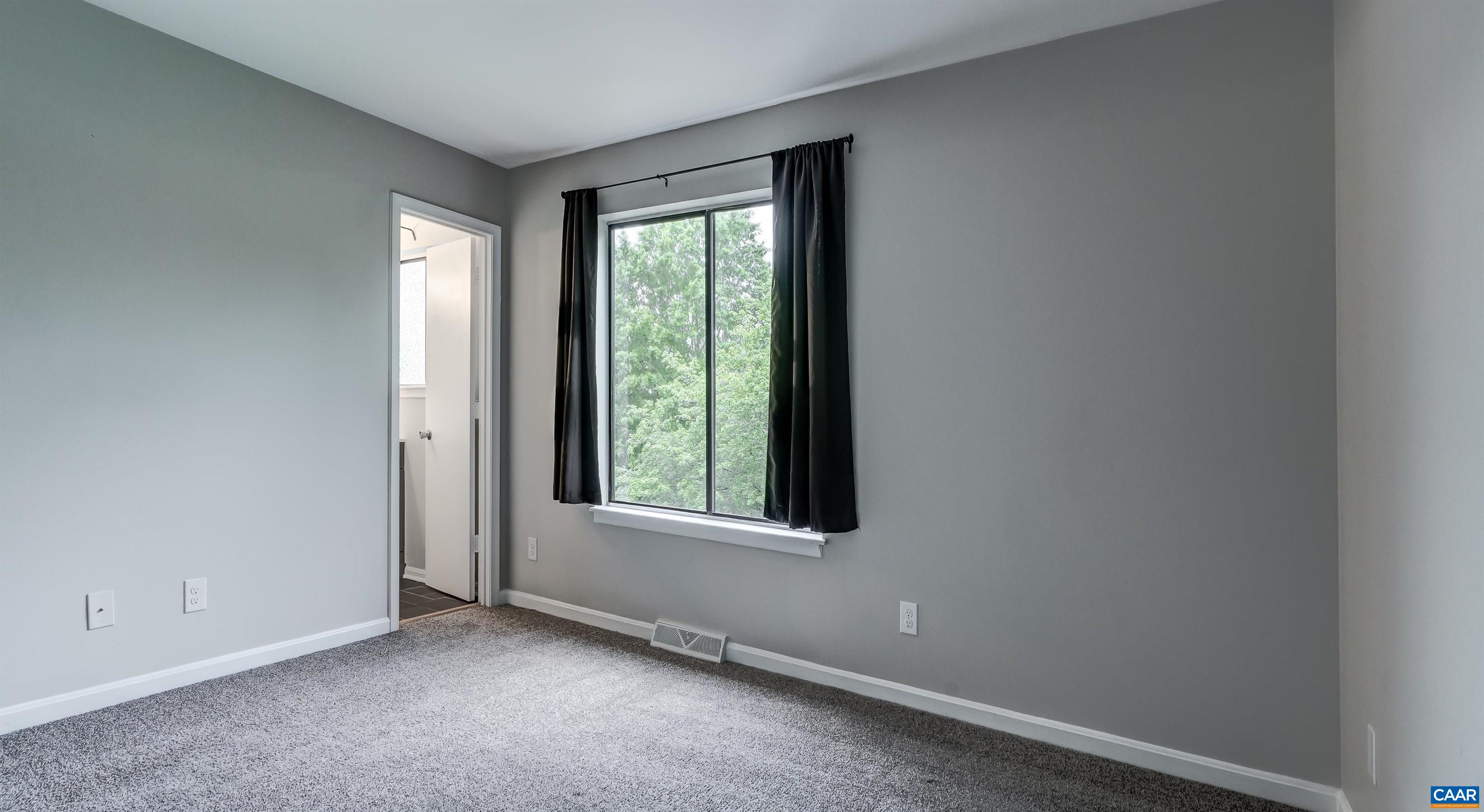 587 SOUTHAMPTON CT, CHARLOTTESVILLE, Virginia 22901, 3 Bedrooms Bedrooms, ,2 BathroomsBathrooms,Residential,587 SOUTHAMPTON CT,677201 MLS # 677201