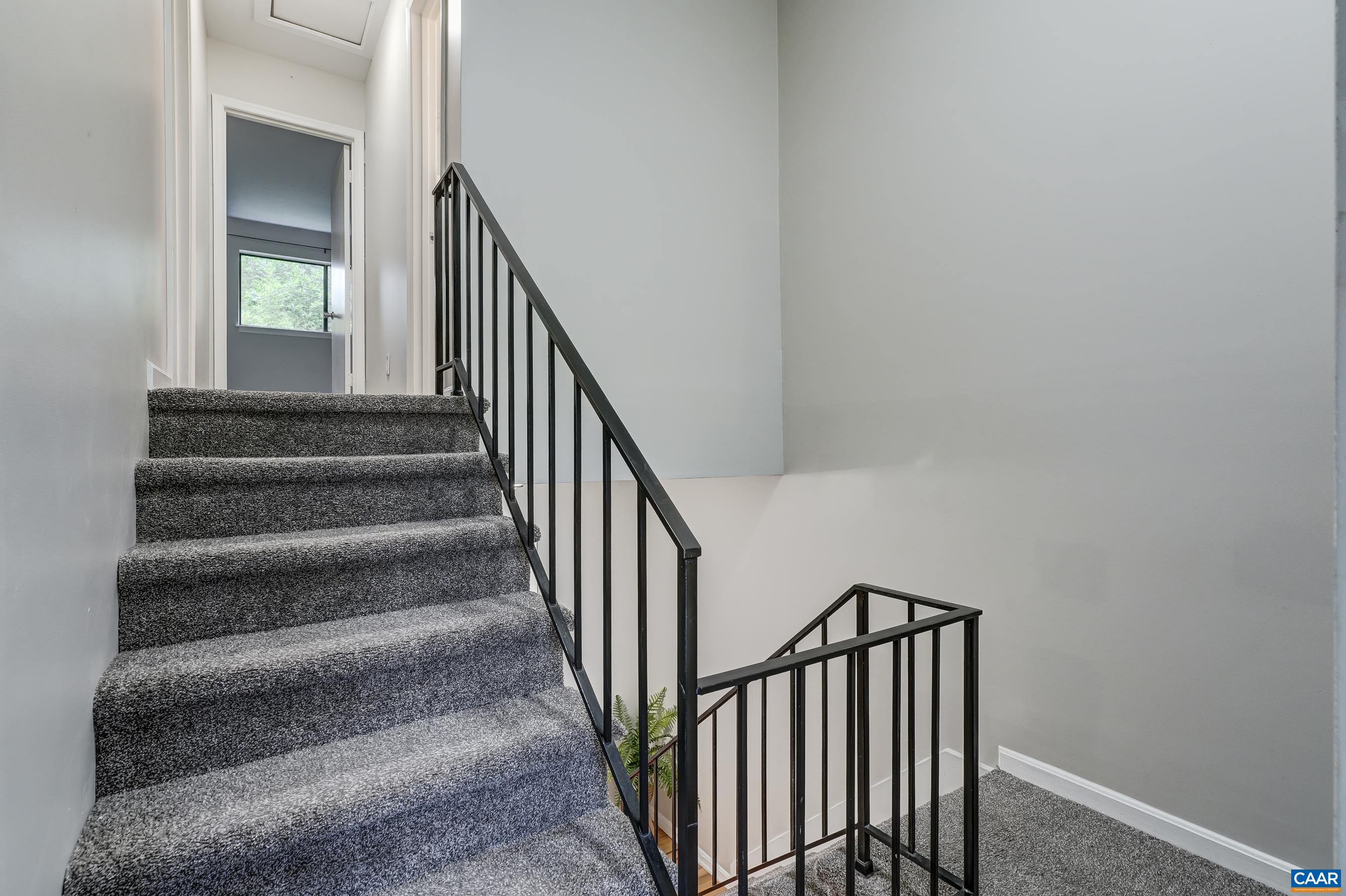 587 SOUTHAMPTON CT, CHARLOTTESVILLE, Virginia 22901, 3 Bedrooms Bedrooms, ,2 BathroomsBathrooms,Residential,587 SOUTHAMPTON CT,677201 MLS # 677201