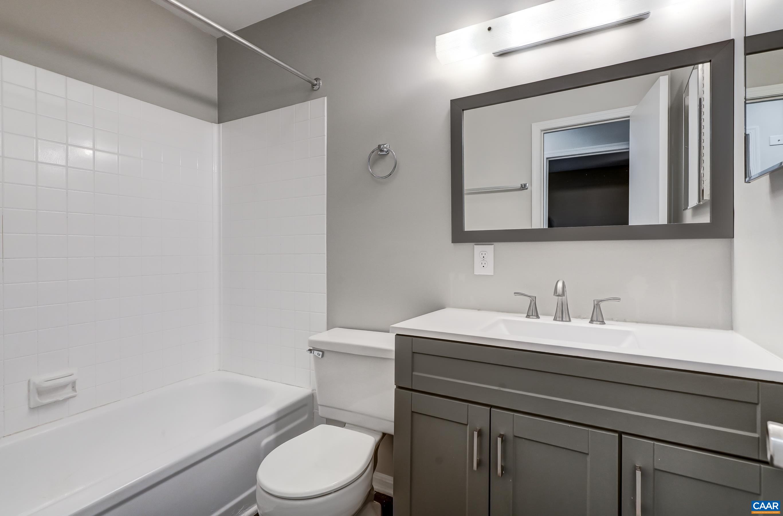 587 SOUTHAMPTON CT, CHARLOTTESVILLE, Virginia 22901, 3 Bedrooms Bedrooms, ,2 BathroomsBathrooms,Residential,587 SOUTHAMPTON CT,677201 MLS # 677201