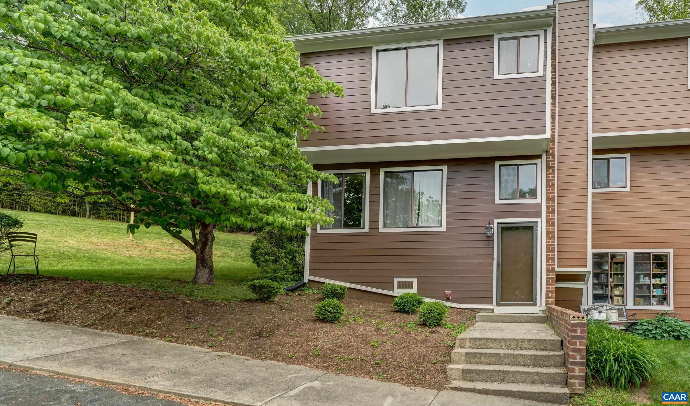 587 SOUTHAMPTON CT, CHARLOTTESVILLE, Virginia 22901, 3 Bedrooms Bedrooms, ,2 BathroomsBathrooms,Residential,587 SOUTHAMPTON CT,677201 MLS # 677201
