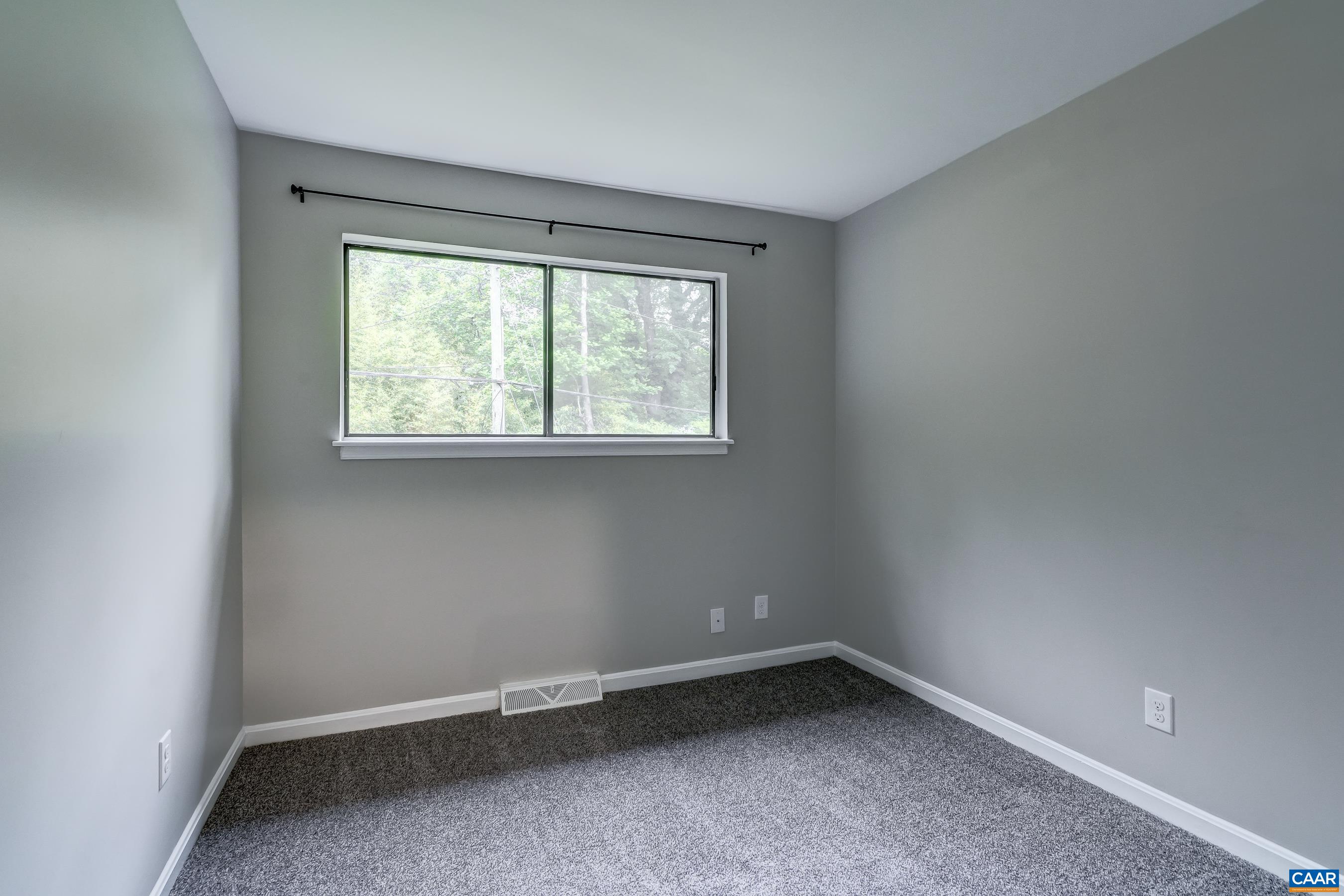 587 SOUTHAMPTON CT, CHARLOTTESVILLE, Virginia 22901, 3 Bedrooms Bedrooms, ,2 BathroomsBathrooms,Residential,587 SOUTHAMPTON CT,677201 MLS # 677201