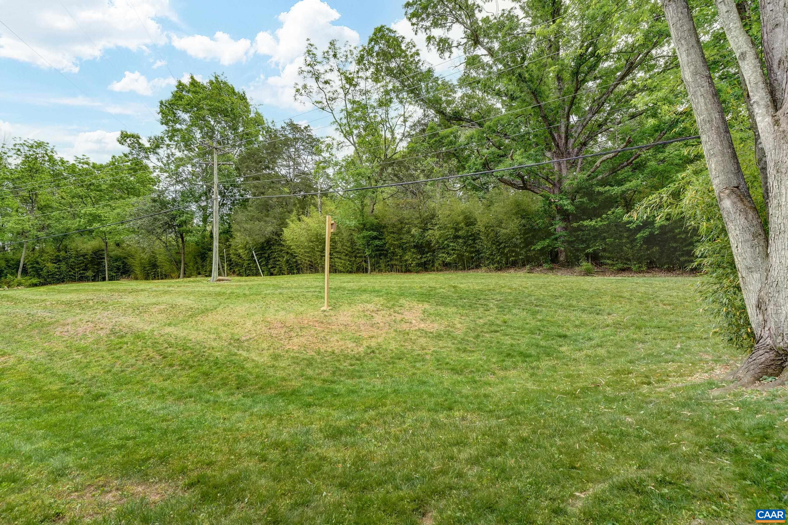 587 SOUTHAMPTON CT, CHARLOTTESVILLE, Virginia 22901, 3 Bedrooms Bedrooms, ,2 BathroomsBathrooms,Residential,587 SOUTHAMPTON CT,677201 MLS # 677201