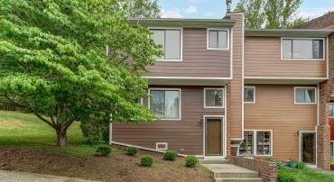 587 SOUTHAMPTON CT, CHARLOTTESVILLE, Virginia 22901, 3 Bedrooms Bedrooms, ,2 BathroomsBathrooms,Residential,587 SOUTHAMPTON CT,677201 MLS # 677201