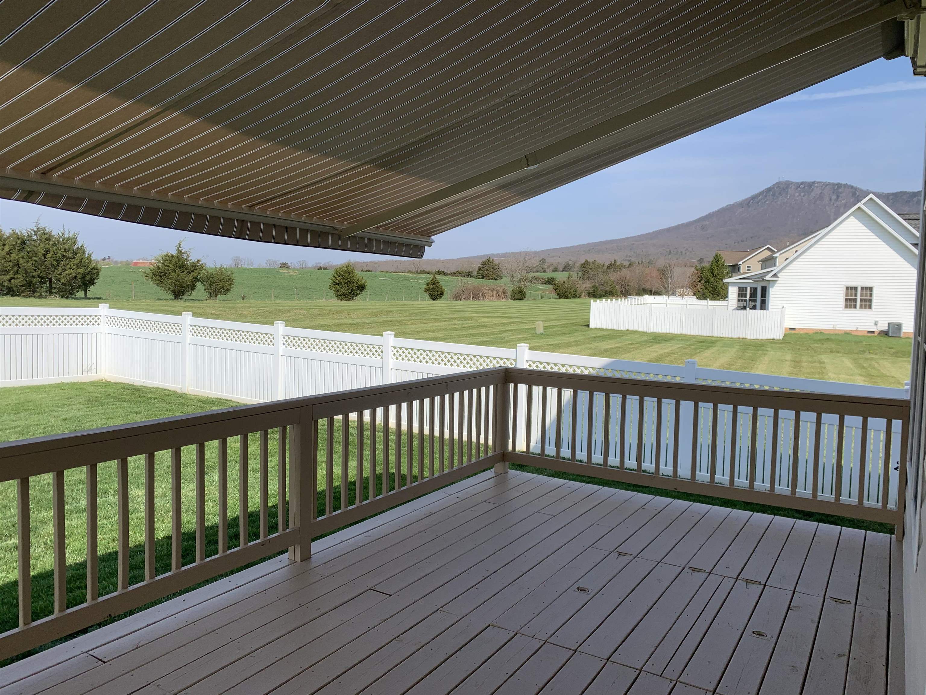 560 DRY MEADOW RD, MCGAHEYSVILLE, Virginia 22840, 4 Bedrooms Bedrooms, ,2 BathroomsBathrooms,Residential,560 DRY MEADOW RD,677207 MLS # 677207