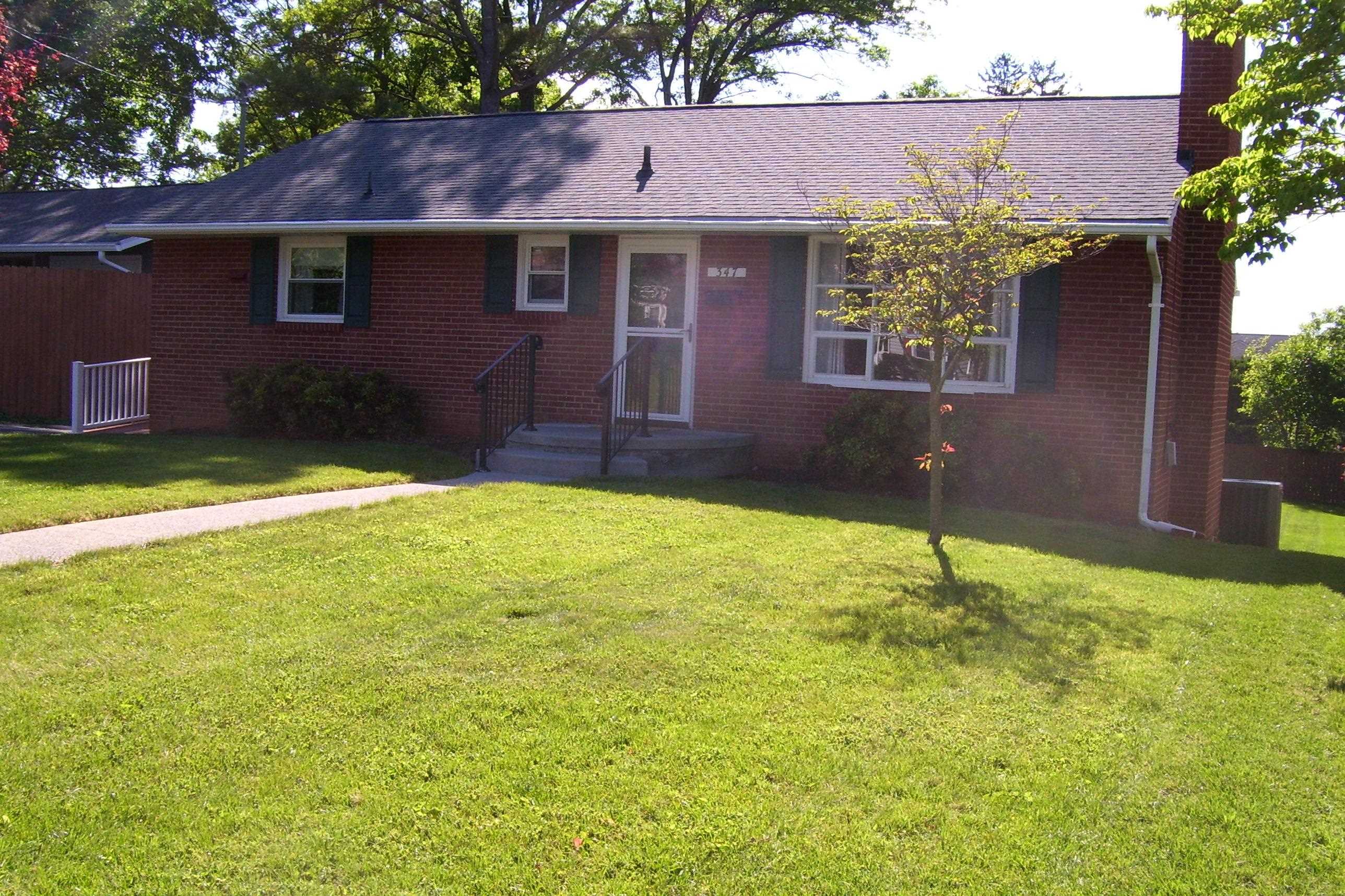 347 MONTICELLO AVE, HARRISONBURG, Virginia 22801, 3 Bedrooms Bedrooms, ,1 BathroomBathrooms,Residential,347 MONTICELLO AVE,677209 MLS # 677209