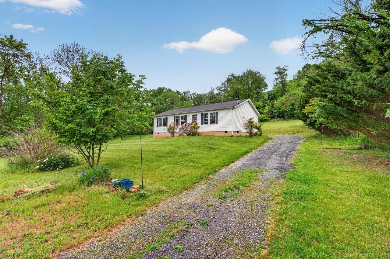 16229 NORTH MOUNTAIN RD, BROADWAY, Virginia 22815, 3 Bedrooms Bedrooms, ,2 BathroomsBathrooms,Residential,16229 NORTH MOUNTAIN RD,677212 MLS # 677212
