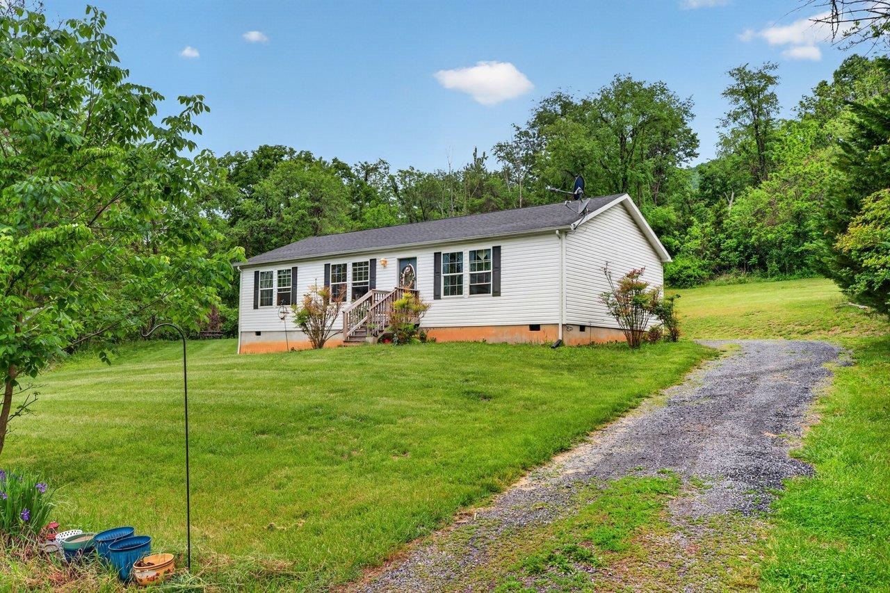 16229 NORTH MOUNTAIN RD, BROADWAY, Virginia 22815, 3 Bedrooms Bedrooms, ,2 BathroomsBathrooms,Residential,16229 NORTH MOUNTAIN RD,677212 MLS # 677212
