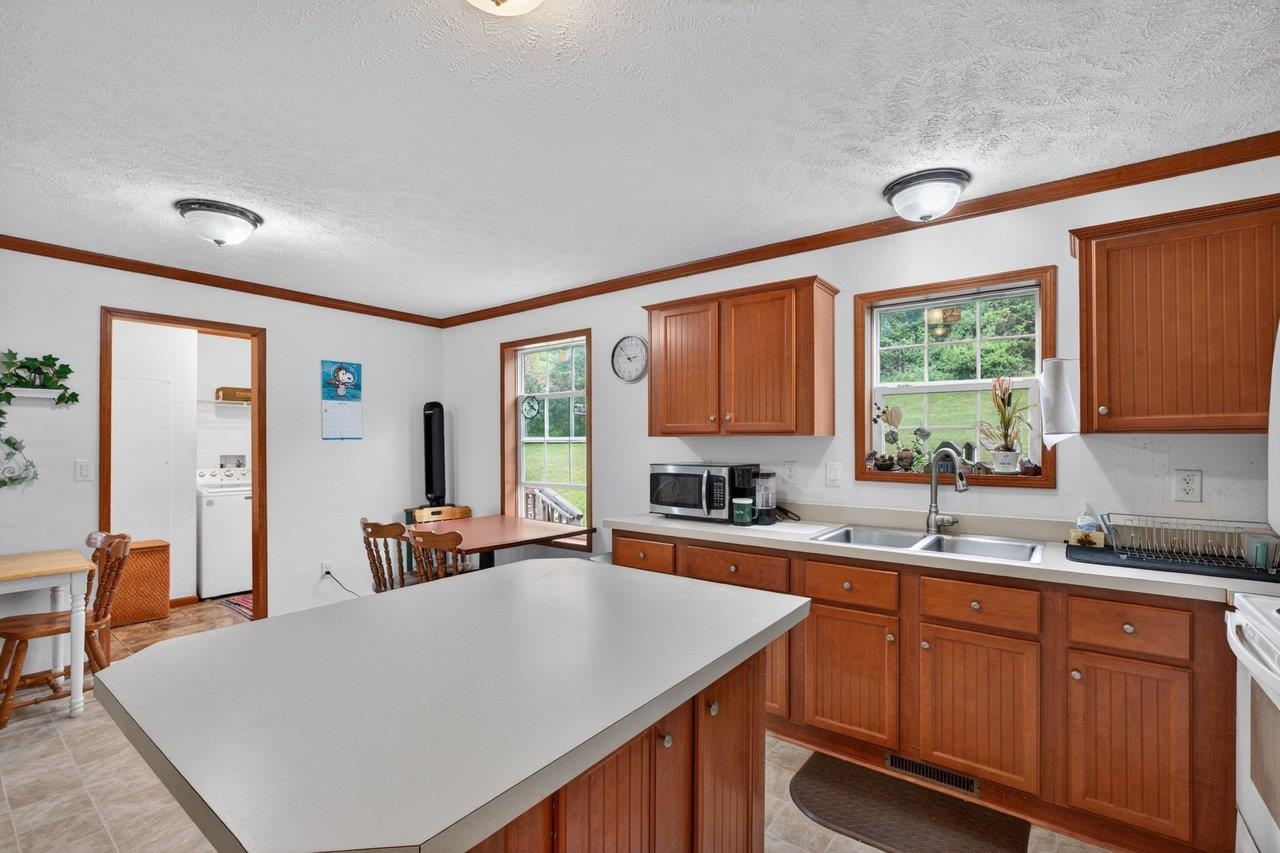 16229 NORTH MOUNTAIN RD, BROADWAY, Virginia 22815, 3 Bedrooms Bedrooms, ,2 BathroomsBathrooms,Residential,16229 NORTH MOUNTAIN RD,677212 MLS # 677212
