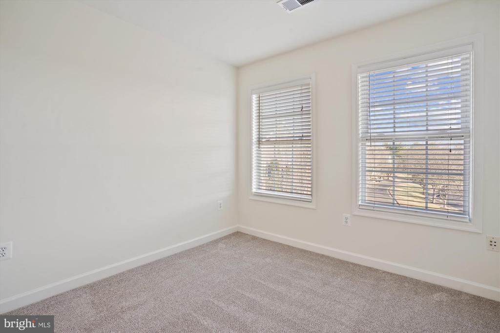 796 COL EDMONDS CT, WARRENTON, Virginia 20186, 3 Bedrooms Bedrooms, ,3 BathroomsBathrooms,Residential,796 COL EDMONDS CT,VAFQ2019894 MLS # VAFQ2019894
