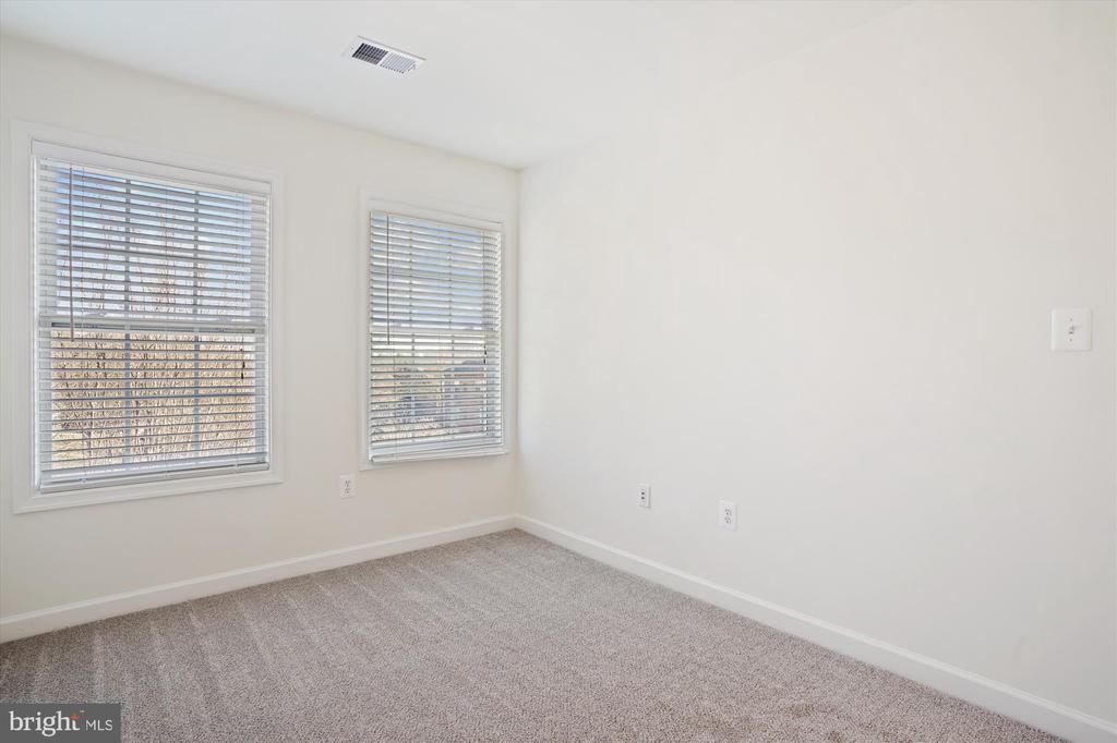 796 COL EDMONDS CT, WARRENTON, Virginia 20186, 3 Bedrooms Bedrooms, ,3 BathroomsBathrooms,Residential,796 COL EDMONDS CT,VAFQ2019894 MLS # VAFQ2019894