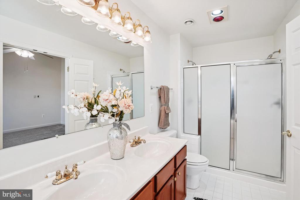 796 COL EDMONDS CT, WARRENTON, Virginia 20186, 3 Bedrooms Bedrooms, ,3 BathroomsBathrooms,Residential,796 COL EDMONDS CT,VAFQ2019894 MLS # VAFQ2019894