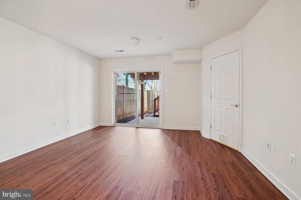 796 COL EDMONDS CT, WARRENTON, Virginia 20186, 3 Bedrooms Bedrooms, ,3 BathroomsBathrooms,Residential,796 COL EDMONDS CT,VAFQ2019894 MLS # VAFQ2019894