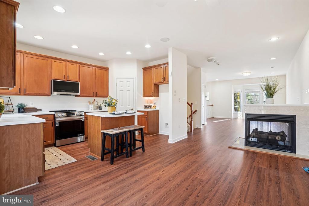 796 COL EDMONDS CT, WARRENTON, Virginia 20186, 3 Bedrooms Bedrooms, ,3 BathroomsBathrooms,Residential,796 COL EDMONDS CT,VAFQ2019894 MLS # VAFQ2019894