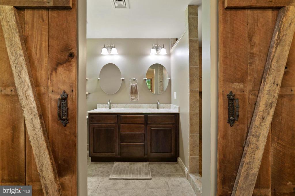 5291 MERRY OAKS RD, THE PLAINS, Virginia 20198, 4 Bedrooms Bedrooms, ,3 BathroomsBathrooms,Residential,5291 MERRY OAKS RD,VAFQ2020510 MLS # VAFQ2020510