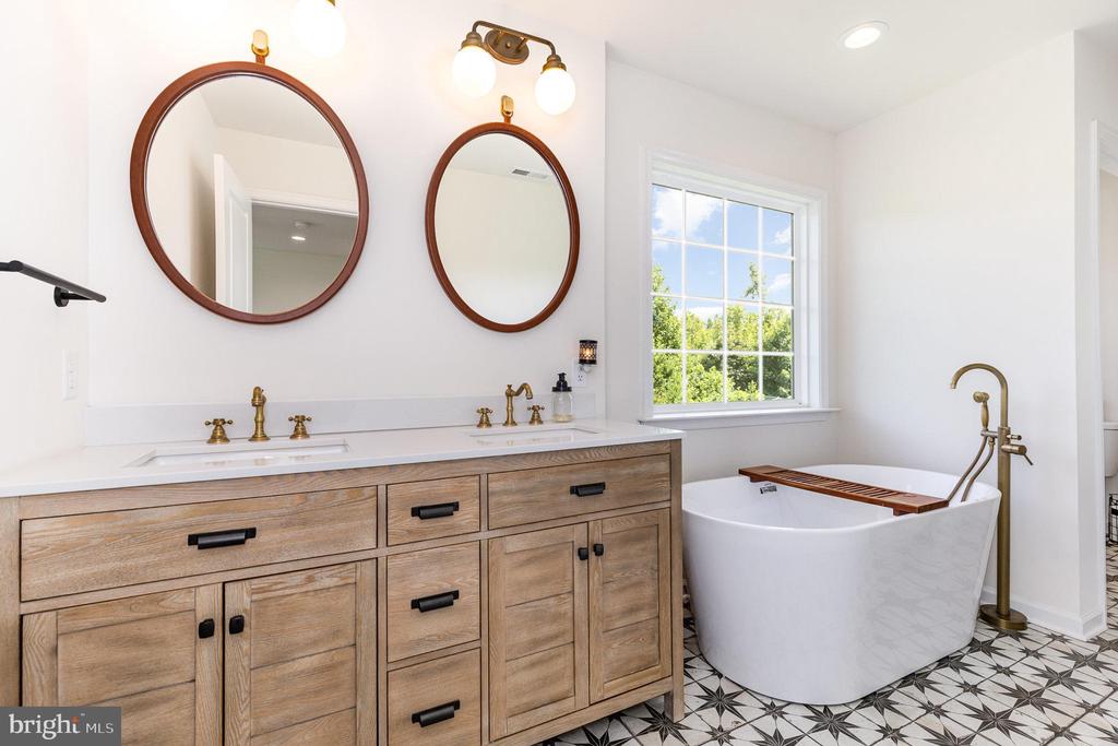 8835 JENNINGS LN, SPOTSYLVANIA, Virginia 22551, 4 Bedrooms Bedrooms, ,2 BathroomsBathrooms,Residential,8835 JENNINGS LN,VASP2041960 MLS # VASP2041960