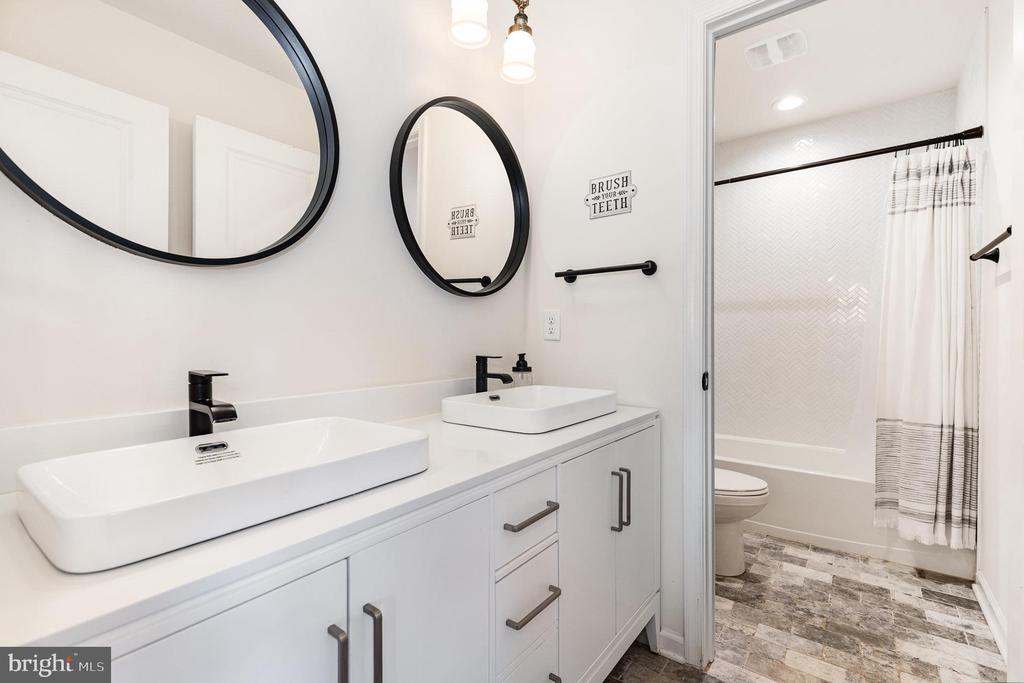 8835 JENNINGS LN, SPOTSYLVANIA, Virginia 22551, 4 Bedrooms Bedrooms, ,2 BathroomsBathrooms,Residential,8835 JENNINGS LN,VASP2041960 MLS # VASP2041960