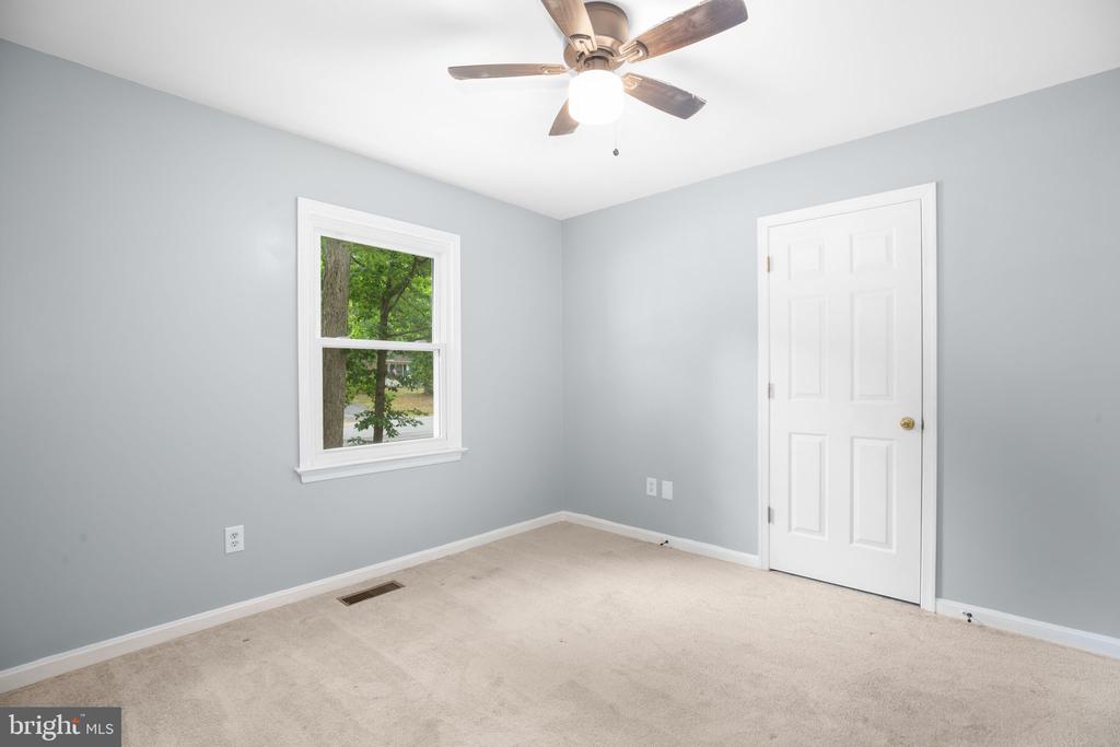 10608 HOLLEYBROOKE DR, SPOTSYLVANIA, Virginia 22553, 4 Bedrooms Bedrooms, ,3 BathroomsBathrooms,Residential,10608 HOLLEYBROOKE DR,VASP2041912 MLS # VASP2041912