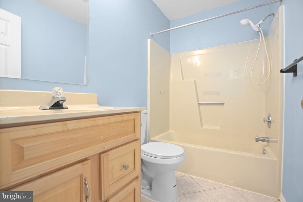 10608 HOLLEYBROOKE DR, SPOTSYLVANIA, Virginia 22553, 4 Bedrooms Bedrooms, ,3 BathroomsBathrooms,Residential,10608 HOLLEYBROOKE DR,VASP2041912 MLS # VASP2041912